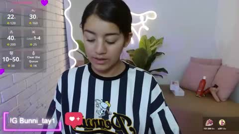 Lala  online show from 09.21.25