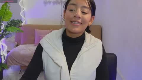 Lala  online show from 10.18.25