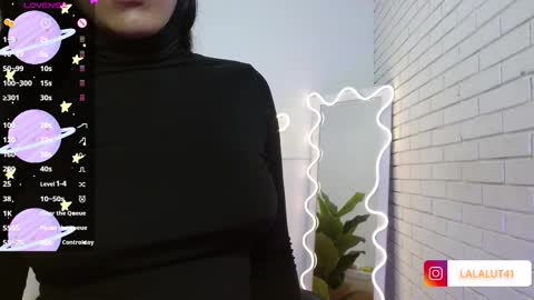 Lala  online show from 10.19.25