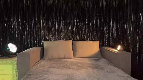 Ellina online show from 11.29.25