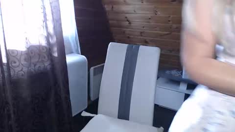 LaMadrina006 online show from 10.14.25