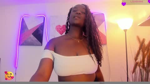 Snapshot of lana__beaux chatting on 01.17.25 online show from 01.17.25