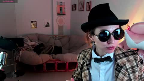 just call me Lana  and her security online show from 12.04.24