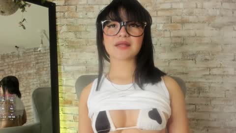 Snapshot of lana_beket_ chatting on 01.08.25 Lana online show from 01.08.25