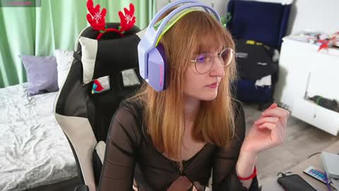 Snapshot of lana_del_kay chatting on 12.07.24 Kay online show from 12.07.24