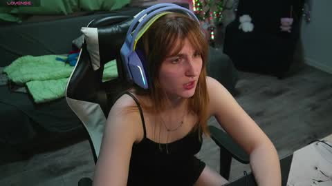 Snapshot of lana_del_kay chatting on 01.26.25 Kay online show from 01.26.25