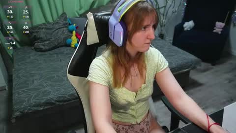 Snapshot of lana_del_kay chatting on 02.23.25 Kay online show from 02.23.25