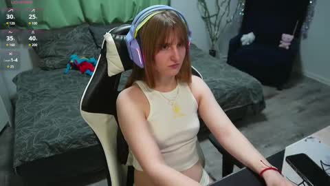 Snapshot of lana_del_kay chatting on 02.24.25 Kay online show from 02.24.25