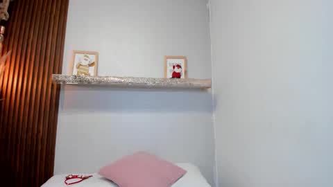 Lana     igauroraaaaaaaaa 1 online show from 12.20.25