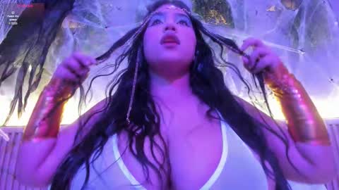 lana_lann online show from 10.26.25