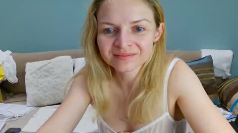 Snapshot of lanaangeldream chatting on 09.14.25 Lana online show from 09.14.25