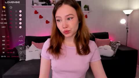 Snapshot of lanablu_ chatting on 10.04.25 Lana online show from 10.04.25