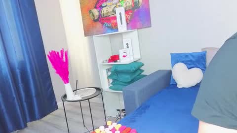 Snapshot of lanadelamonico chatting on 10.20.25 Lana online show from 10.20.25