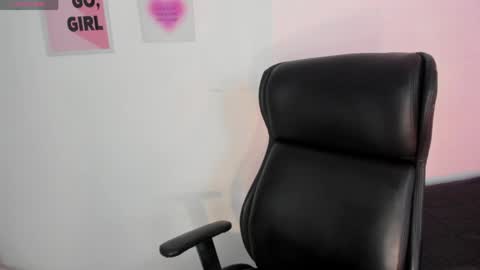 LanaJones online show from 04.08.26