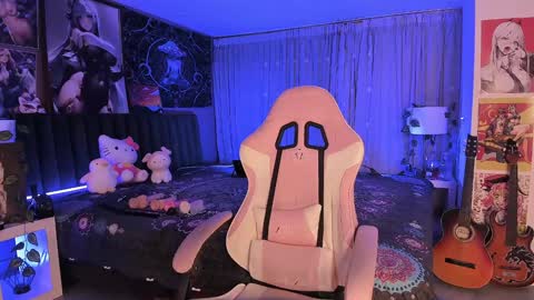 L A N A  online show from 01.05.25