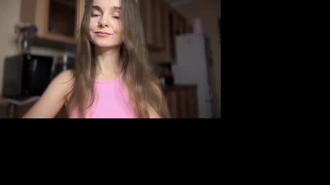 Snapshot of lanaloulou chatting on 12.04.24 Lana online show from 12.04.24