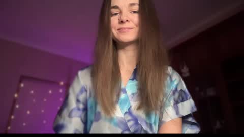 Snapshot of lanaloulou chatting on 01.01.25 Lana online show from 01.01.25