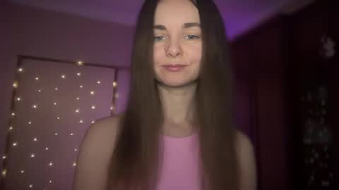 Snapshot of lanaloulou chatting on 01.04.25 Lana online show from 01.04.25