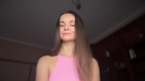 Snapshot of lanaloulou chatting on 01.06.25 Lana online show from 01.06.25