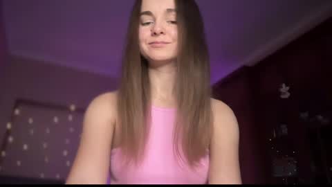Snapshot of lanaloulou chatting on 01.12.25 Lana online show from 01.12.25