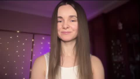 Snapshot of lanaloulou chatting on 02.08.25 Lana online show from 02.08.25