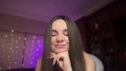 Snapshot of lanaloulou chatting on 02.10.25 Lana online show from 02.10.25