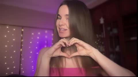 Snapshot of lanaloulou chatting on 03.11.25 Lana online show from 03.11.25