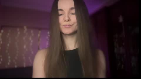 Snapshot of lanaloulou chatting on 03.12.25 Lana online show from 03.12.25