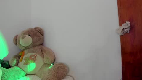 Snapshot of lanarouse1 chatting on 02.04.25 Lana  online show from 02.04.25