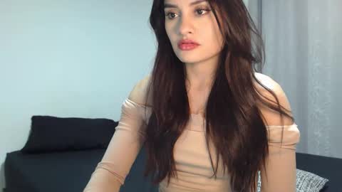 lanawinters1 online show from 04.18.26