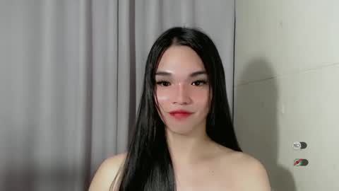 lanawyatt_ online show from 12.14.24