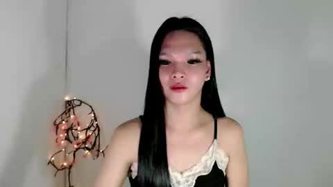 lanawyatt_ online show from 11.13.25