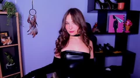 LanaXStar online show from 04.10.26