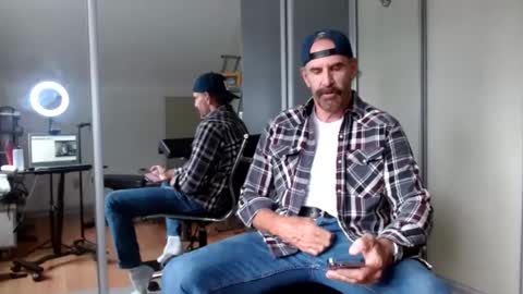 Snapshot of lancedad1 chatting on 10.07.25 Lance online show from 10.07.25