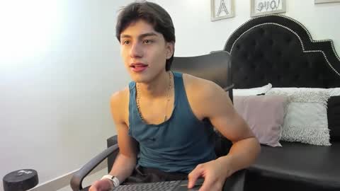 Snapshot of landercruz chatting on 10.17.25 landercruz online show from 10.17.25