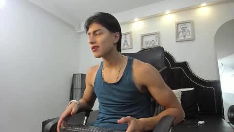 Snapshot of landercruz chatting on 10.21.25 landercruz online show from 10.21.25