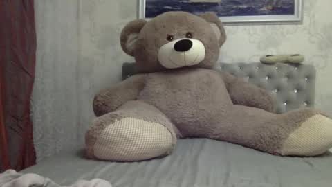 Snapshot of langoria chatting on 02.14.26 langoria online show from 02.14.26