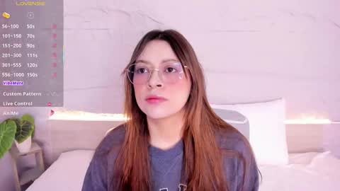 Snapshot of lanna_18_ chatting on 12.20.25 Lanna online show from 12.20.25