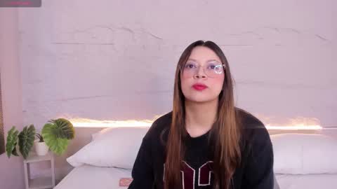 Snapshot of lanna_18_ chatting on 02.14.26 Lanna online show from 02.14.26