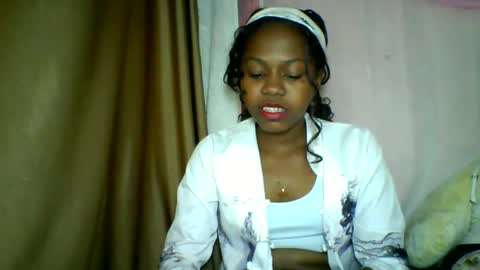 Snapshot of lara_belle chatting on 05.09.26 lara_belle online show from 05.09.26