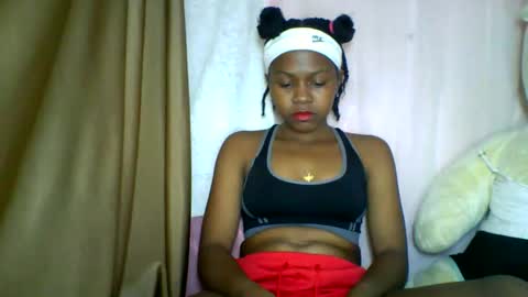 Snapshot of lara_belle chatting on 05.13.26 lara_belle online show from 05.13.26