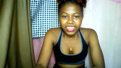 Snapshot of lara_belle chatting on 05.29.26 lara_belle online show from 05.29.26