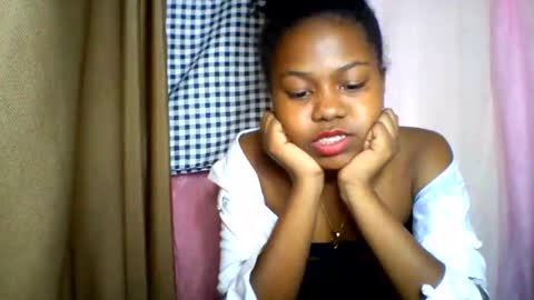 Snapshot of lara_belle chatting on 06.06.26 lara_belle online show from 06.06.26