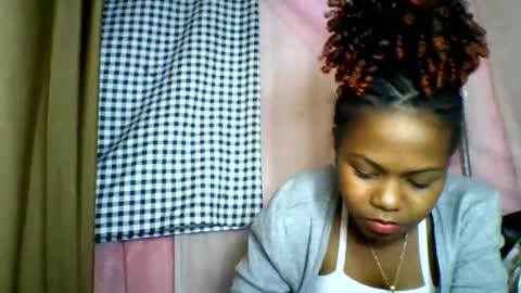Snapshot of lara_belle chatting on 06.10.26 lara_belle online show from 06.10.26