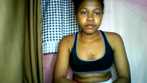 Snapshot of lara_belle chatting on 06.18.26 lara_belle online show from 06.18.26