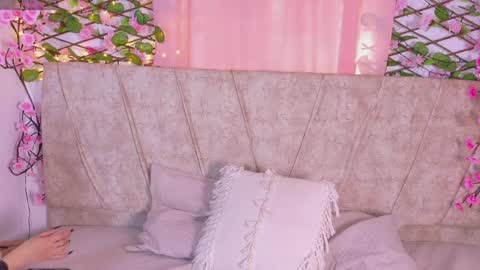 Lara Gill online show from 03.29.26