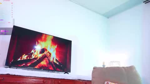 Hello Guys I am Lara Giraldo  WELCOME To my room online show from 10.08.25