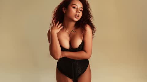Lara  online show from 12.31.24