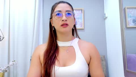Snapshot of lara_martin chatting on 02.03.25 700 200 online show from 02.03.25