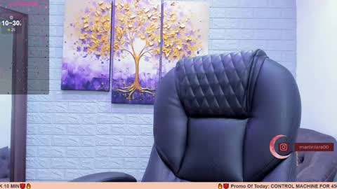Snapshot of lara_martin chatting on 03.04.25 700 200 online show from 03.04.25